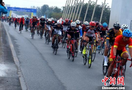 环中原自行车公开赛历时7月余全程60000群众参与