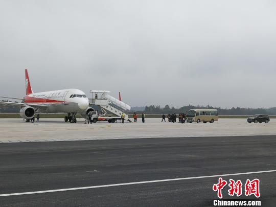 四川巴中机场今日试飞春节前有望正式通航