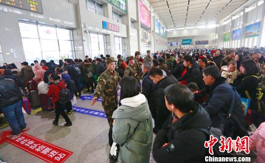 三峡宜昌铁路春运预计发送旅客244余万人