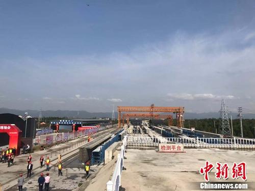 浙江杭绍台高速施工现场。