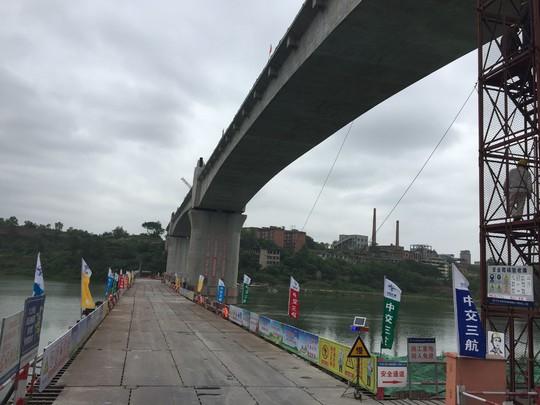 川南城际铁路(内江段)三元沱江特大桥施工现场