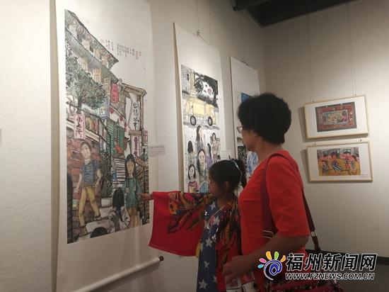 市民参观画展