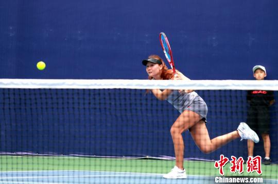 2019年济南网球公开赛由ITF世界女子网球巡回赛60K及ATP挑战赛125组成，赛事总奖金达222480美元。　梁犇 摄