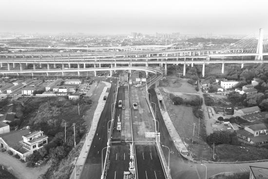 9月22日，长沙市花侯路附近，航拍湘府路快速化改造工程四标现场 图/记者陈正