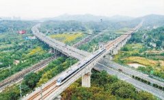 湖南长株潭城铁新运行图启用 列车